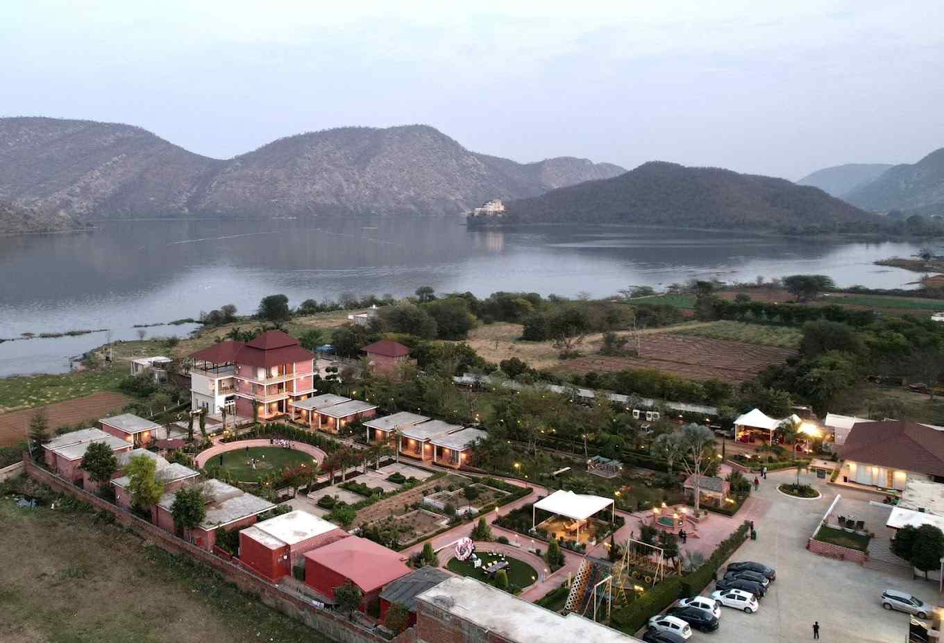 Lakeside Nest, Siliserh Rajasthan | video