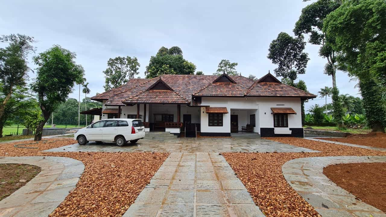 Vintage Vista Villa, Koothattukulam Kerala | video