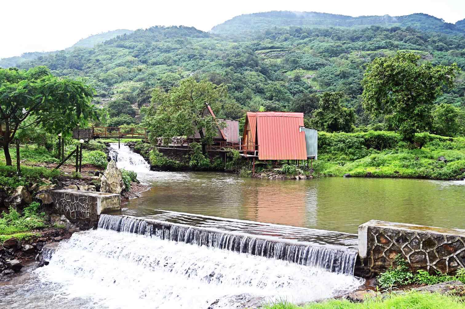 Waterfall Cottage, Kamshet Maharashtra | video