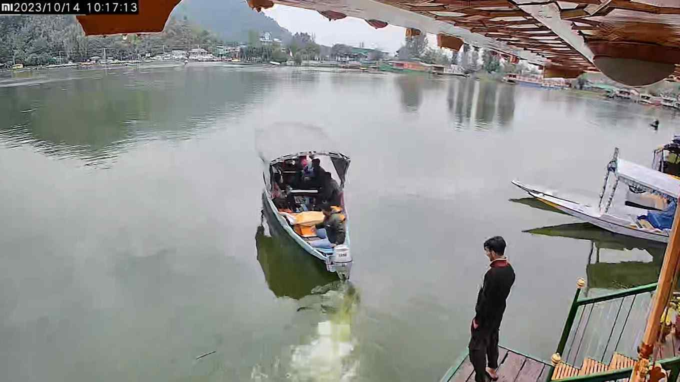 Dal Lake Houseboat-image-3